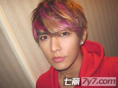 炎亚纶<em>斜庞克发型</em>引领潮男<em>短发</em>发型-<em>男生</em>发型