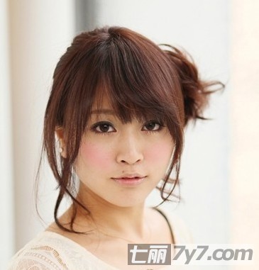 圆脸<em>适合什么</em>盘发 侧花苞头教程打造迷人锥子