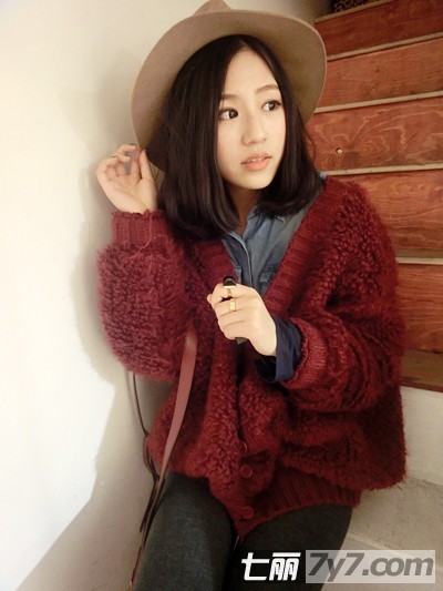 冬季上身胖的人<em>如何</em>穿衣 长款宽松毛衣<em>搭配</em>紧
