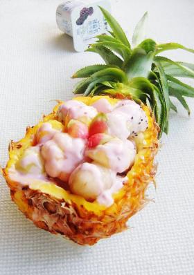 菠萝船水果沙拉