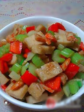 西芹虾干炒鱼饼