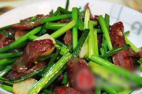 蒜苔腊味