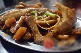 沙姜焖鸭掌鸭翅