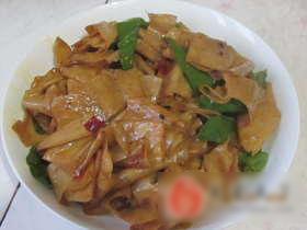 青椒炒豆腐皮