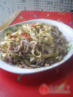 榨菜肉丝炒豆皮