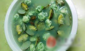 蛤蜊荠菜鱼丸汤
