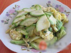西葫芦炒鸡蛋