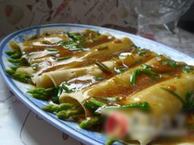 牛肉芦笋千张卷