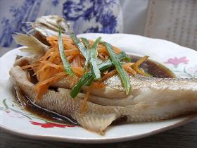 蒸鲈鱼